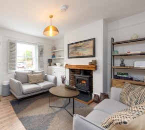 2 Bed Cottage - within city walls - free parking